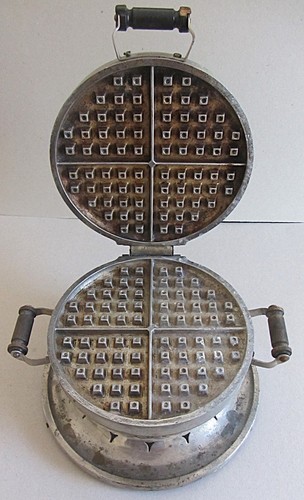 Vtg universal chrome - chrome, 7.5"